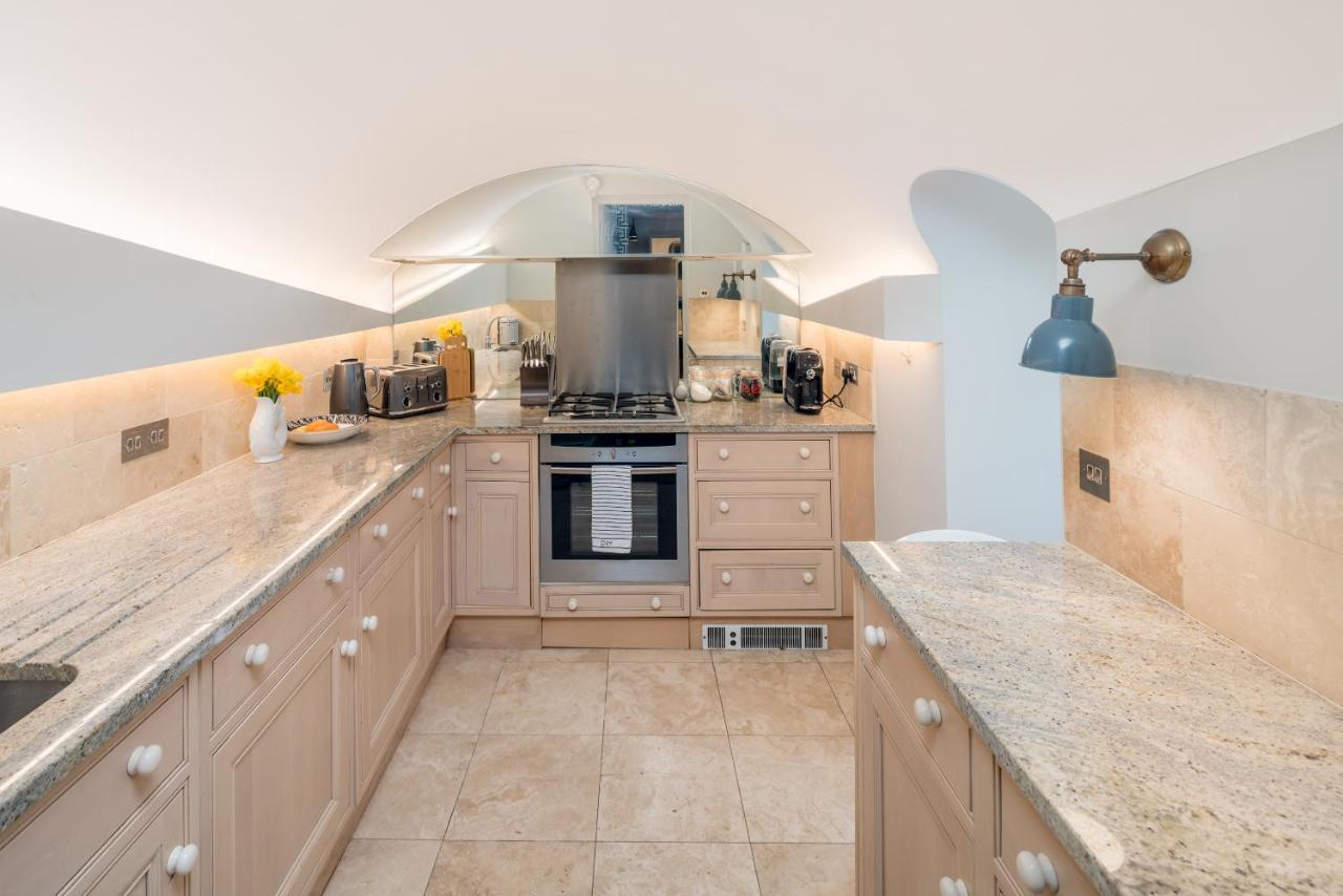 Cozy Flat With Patio In The Heart Of Pimlico Apartment London Bagian luar foto